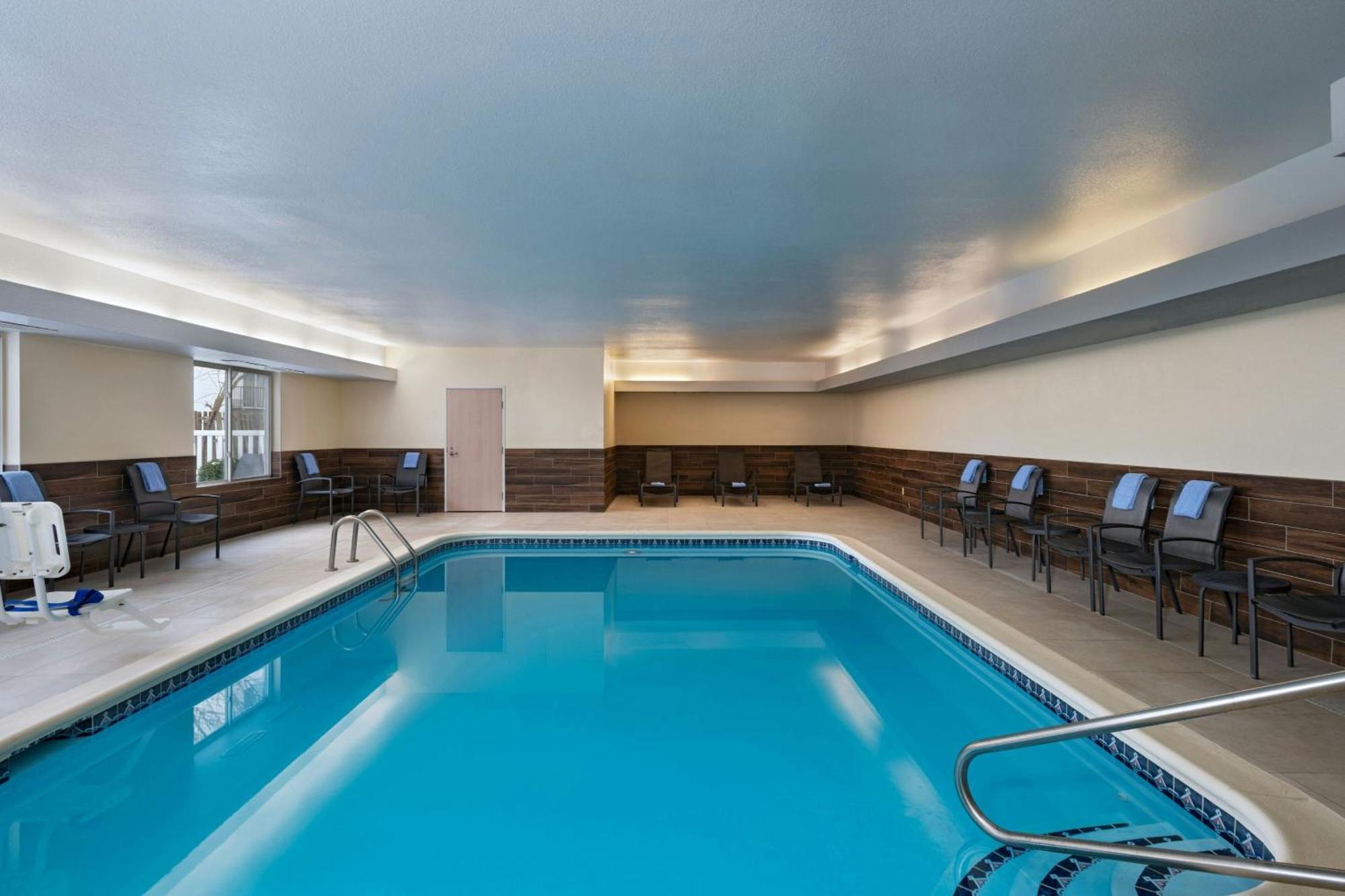 Fairfield Inn & Suites Kansas City Airport Eksteriør bilde
