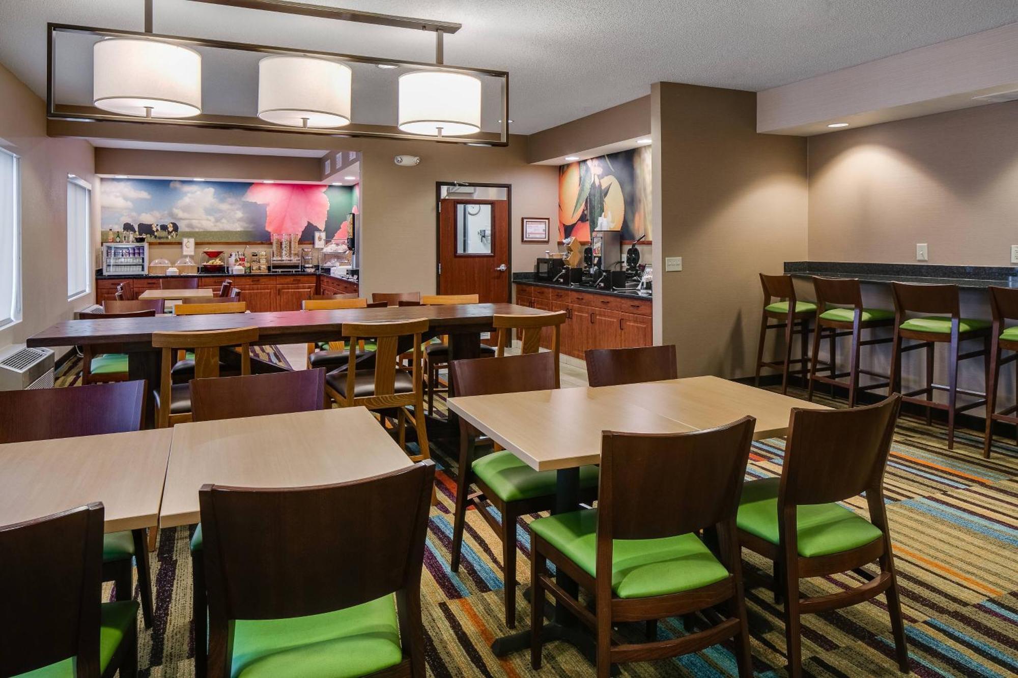 Fairfield Inn & Suites Kansas City Airport Eksteriør bilde